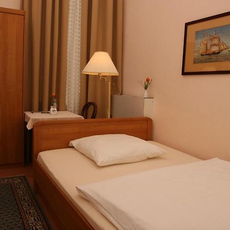 Hotel Pension Fasanenhaus Βερολίνο Εξωτερικό φωτογραφία