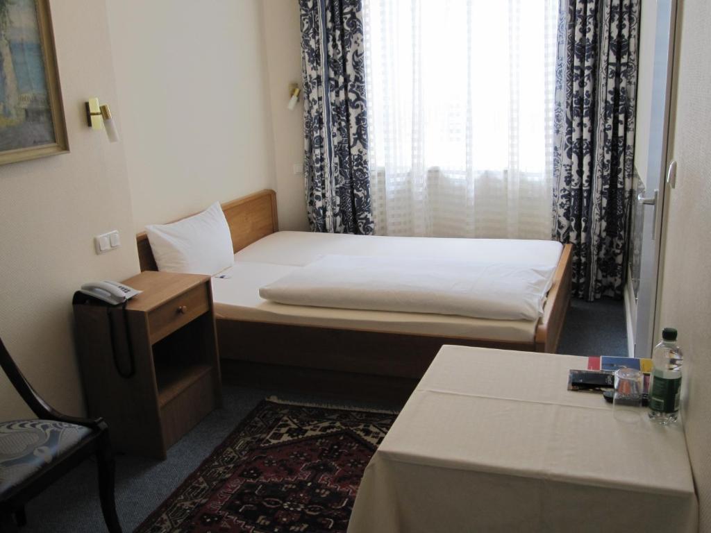 Hotel Pension Fasanenhaus Βερολίνο Δωμάτιο φωτογραφία